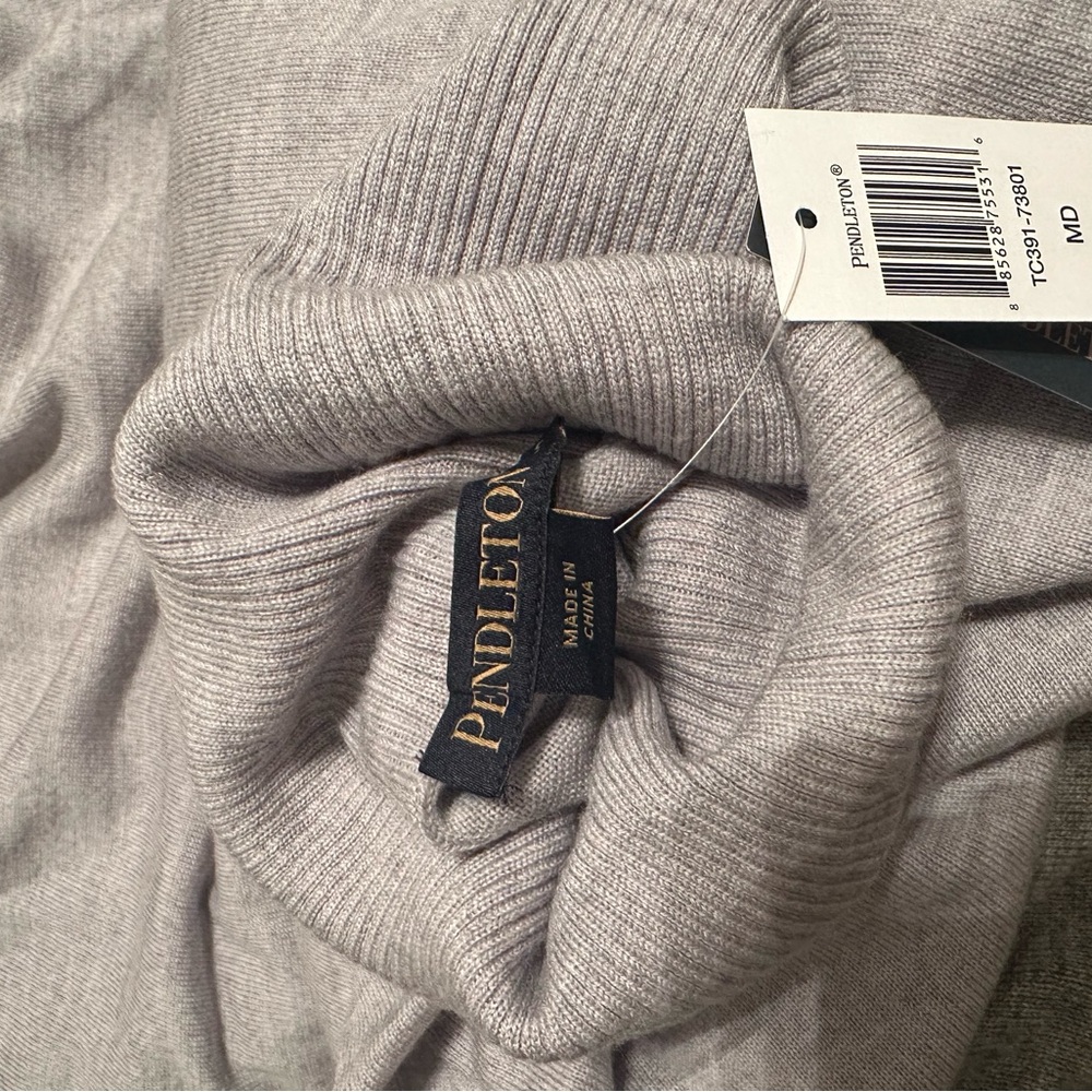NWT PENDELTON | Soft Gray Marino Wool Turtleneck Sweater - Picture 2 of 6